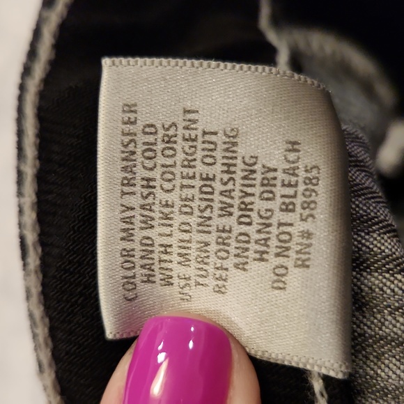 Black with white stitching Carmar distressed jean skirt size 28! New with tags! - Picture 4 of 12